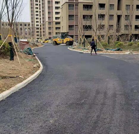 鄭東新區白沙鎮劉集安置區底層瀝青鋪裝施工